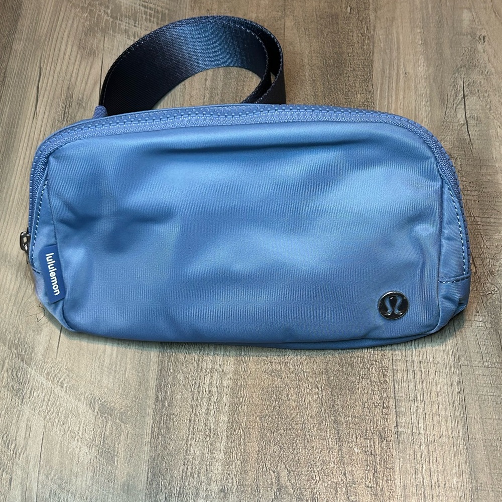 NWT Lululemon Everywhere Belt Bag 1L *Oasis blue* SOLD OUT COLOR***